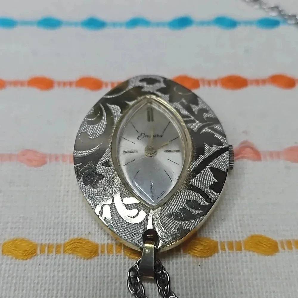 WATCH NECKLACE - Picture 3 of 4